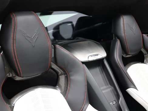 Used 2023 Chevrolet Corvette Stingray Premium Cpe w/ Z51 Performance Package RWD image 86