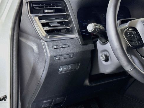Used 2024 Lexus GX 550 w/ Accessory Package (Z1) AWD/4WD image 8