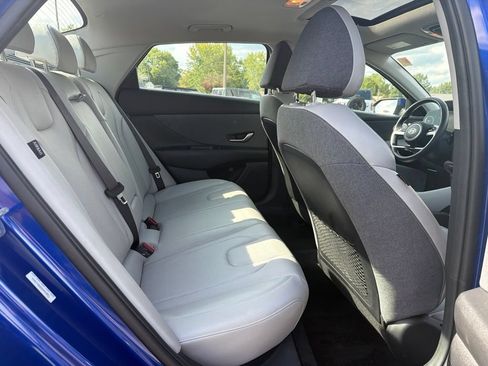 Used 2025 Hyundai Elantra Limited FWD image 28