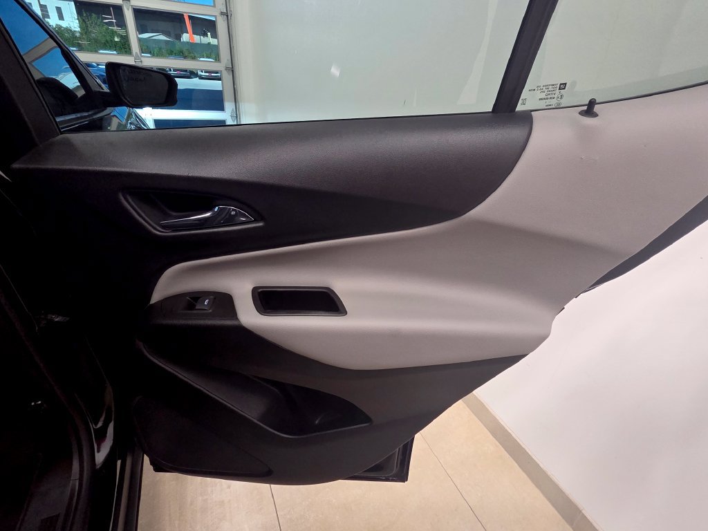 Used 2022 Chevrolet Equinox LS w/ LS Convenience Package FWD image 22