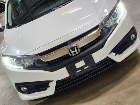 Used 2018 Honda Civic EX-L image 19