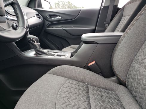 Used 2022 Chevrolet Equinox LT w/ Driver Convenience Package image 27