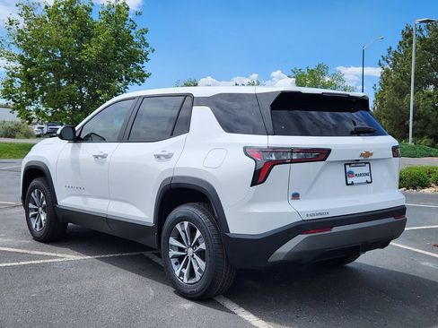 New 2026 Chevrolet Equinox LT FWD image 2