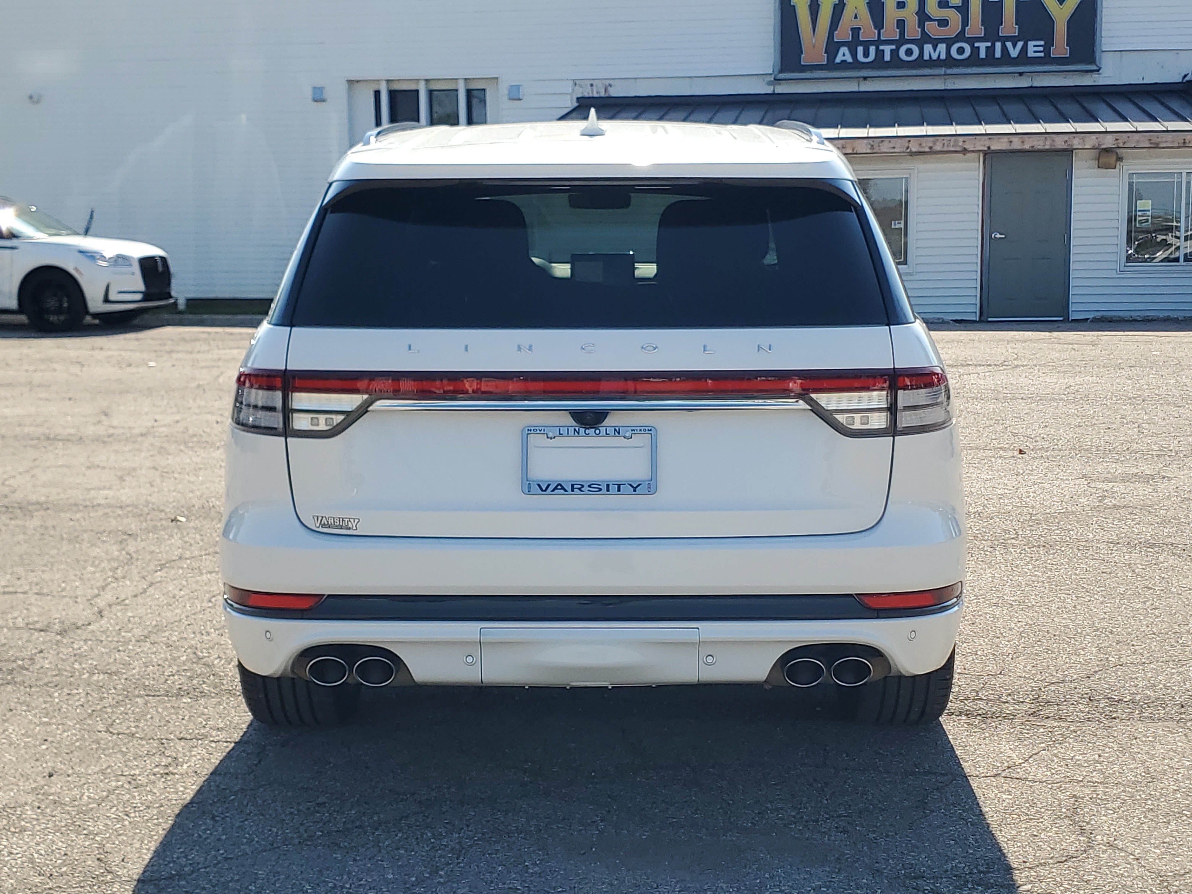Certified 2023 Lincoln Aviator Reserve w/ Equipment Group 201A AWD/4WD image 5