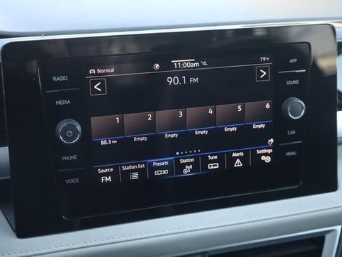 New 2026 Volkswagen Taos SE image 14