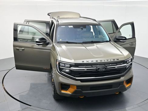 Used 2025 Ford Expedition Tremor AWD/4WD image 54