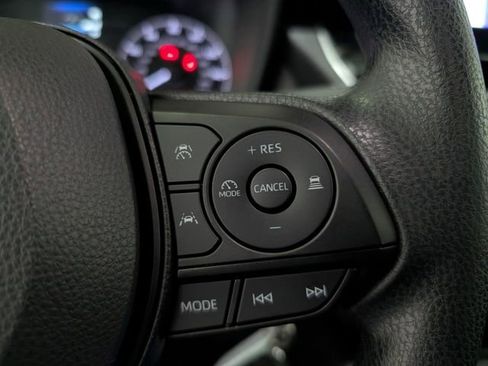 Used 2025 Toyota Corolla LE image 17