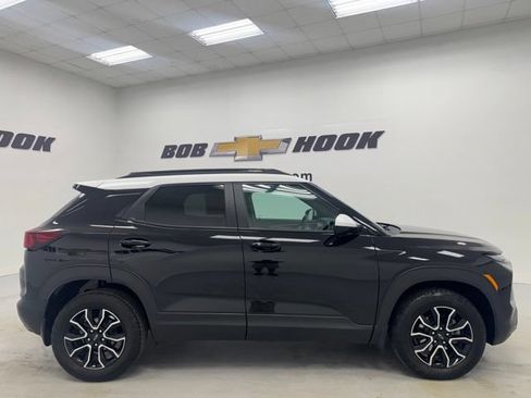 Used 2024 Chevrolet TrailBlazer ACTIV w/ Driver Confidence Package AWD/4WD image 4