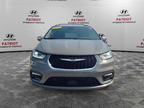 Used 2022 Chrysler Pacifica Limited FWD image 8