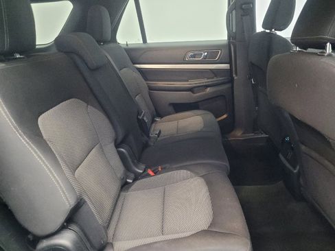 Used 2018 Ford Explorer XLT AWD/4WD image 19