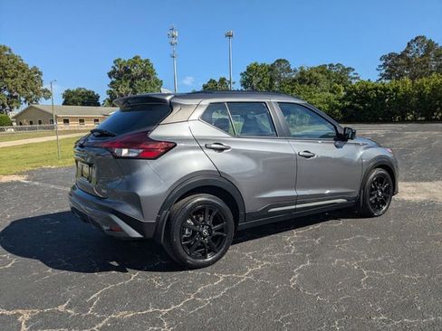 Used 2022 Nissan Kicks SR w/ Premium Package image 3
