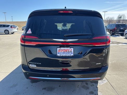 New 2026 Chrysler Pacifica Select image 34