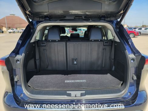 Used 2023 Toyota Highlander XLE image 33