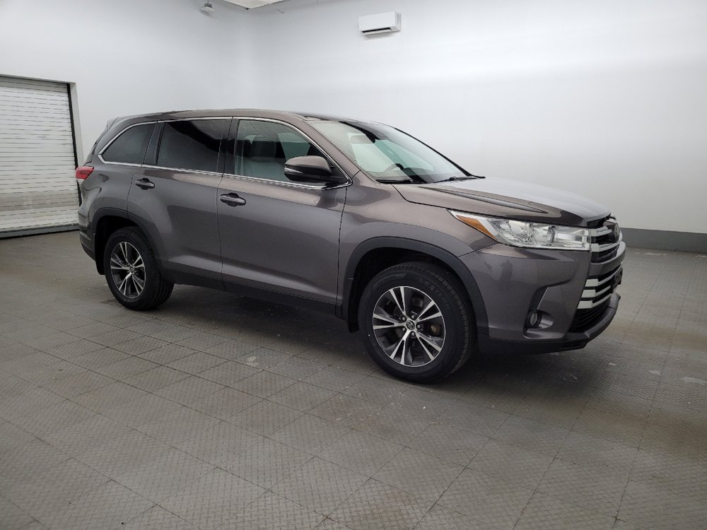 Used 2019 Toyota Highlander Plus AWD/4WD image 11