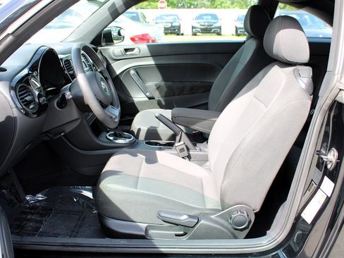 Used 2013 Volkswagen Beetle 2.5 image 11