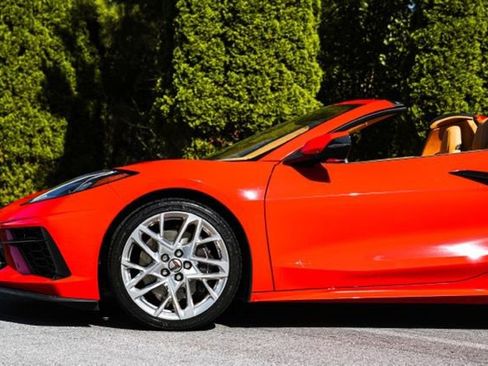 Used 2024 Chevrolet Corvette Stingray Premium Conv w/ Z51 Performance Package RWD image 10