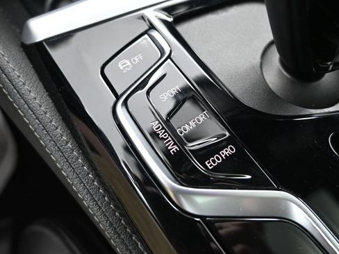 Used 2023 BMW M550i xDrive AWD/4WD image 25