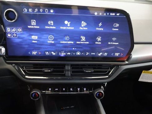 New 2025 Chevrolet Equinox EV RS image 18