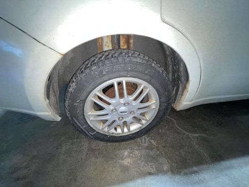 Used 2009 Ford Focus SE image 15