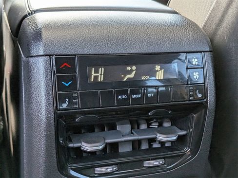 Used 2023 Jeep Grand Cherokee L Limited w/ Black Appearance Package image 26