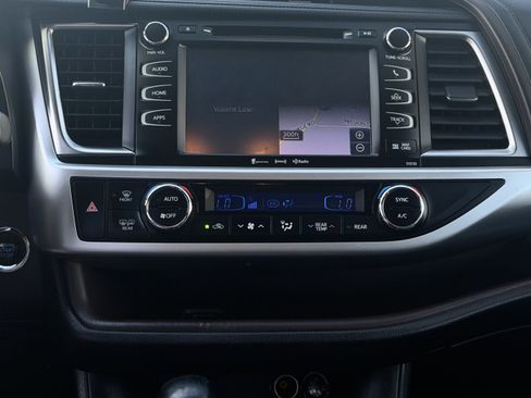 Used 2016 Toyota Highlander XLE FWD image 23
