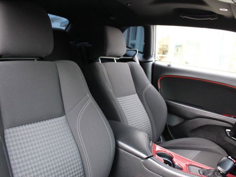 Used 2020 Dodge Challenger SXT image 17