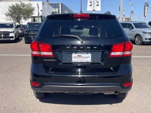 Used 2019 Dodge Journey SE w/ Connectivity Group FWD image 5