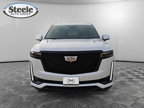 Used 2023 Cadillac Escalade ESV Sport w/ Touring Package image 8