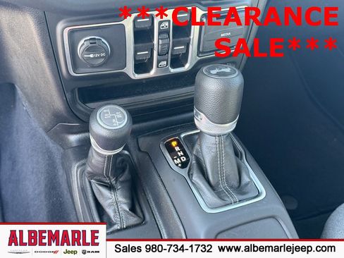 Used 2025 Jeep Wrangler Unlimited Sahara w/ Safety Group image 25