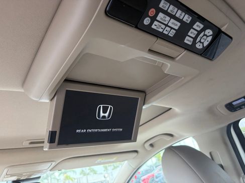 Used 2014 Honda Odyssey Touring image 10