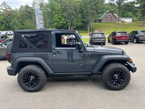 Used 2017 Jeep Wrangler Sport AWD/4WD image 4