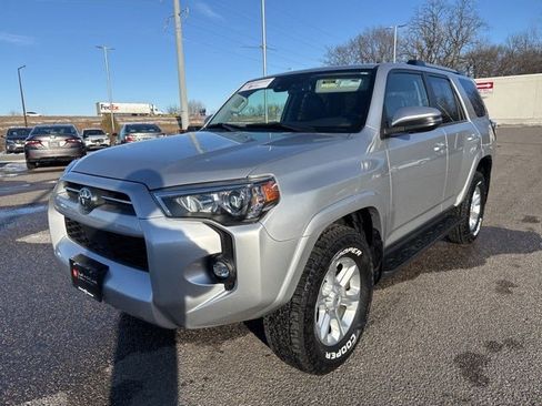 Certified 2024 Toyota 4Runner SR5 Premium image 5