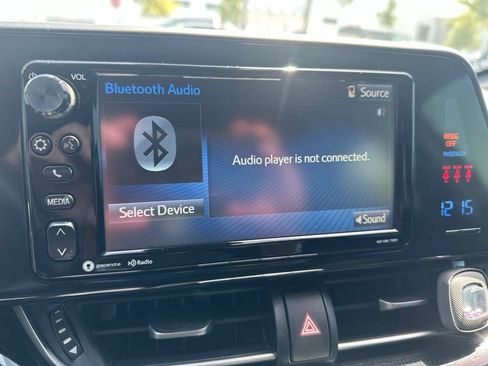 Used 2018 Toyota C-HR XLE FWD image 13