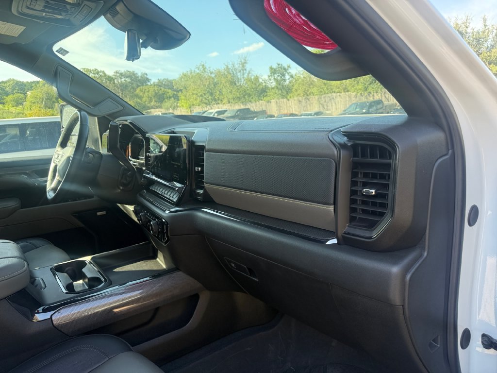 Used 2025 Chevrolet Silverado 2500 ZR2 w/ Technology Package AWD/4WD image 27