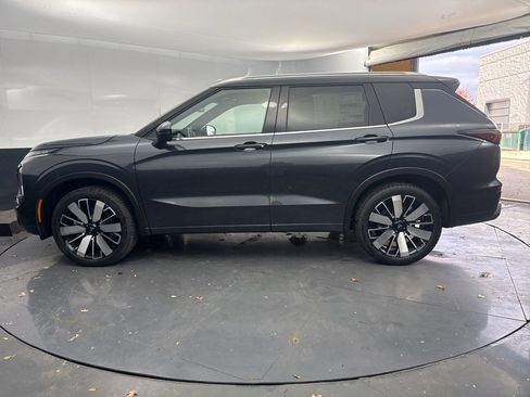 New 2025 Mitsubishi Outlander SEL image 6
