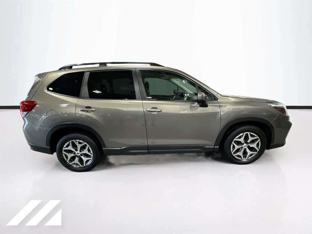 Used 2021 Subaru Forester Premium AWD/4WD image 4