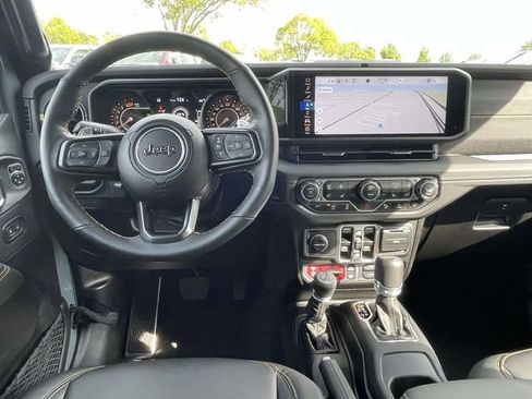 Used 2025 Jeep Wrangler Unlimited Rubicon 392 AWD/4WD image 8