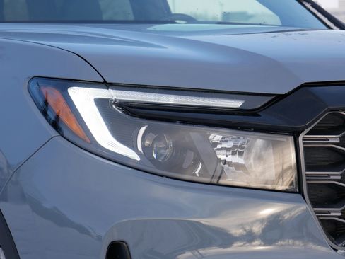 Used 2023 Honda Passport TrailSport image 16