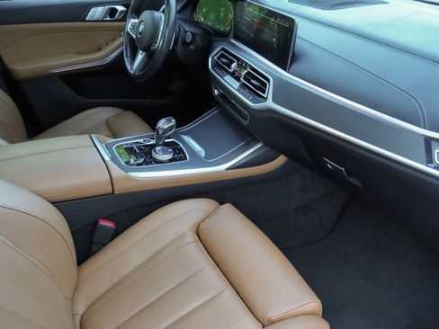 Used 2022 BMW X7 xDrive40i w/ M Sport Package AWD/4WD image 10