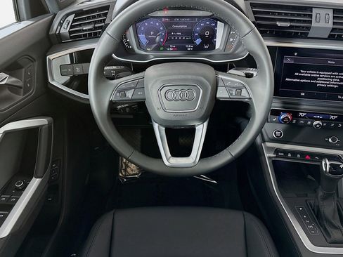 Used 2025 Audi Q3 2.0T Premium w/ Convenience Package image 5