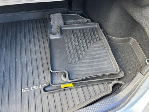 Used 2023 Toyota Camry SE image 39