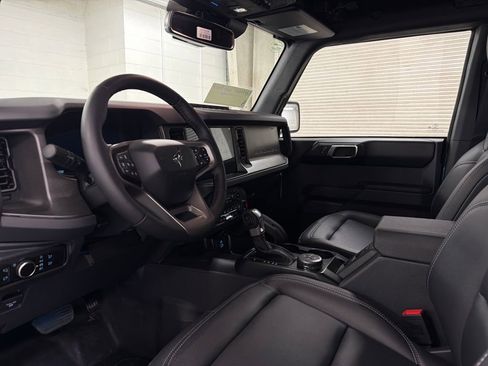 New 2025 Ford Bronco Badlands image 6