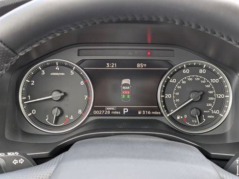 Used 2025 Mitsubishi Outlander AWD image 28
