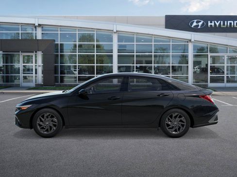 New 2026 Hyundai Elantra Hybrid FWD image 3