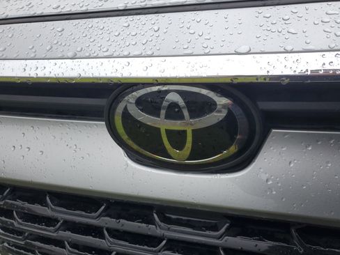 Used 2024 Toyota Grand Highlander Limited image 10