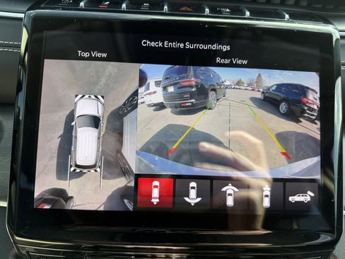 Used 2023 Jeep Grand Cherokee L Limited w/ Luxury Tech Group II image 30