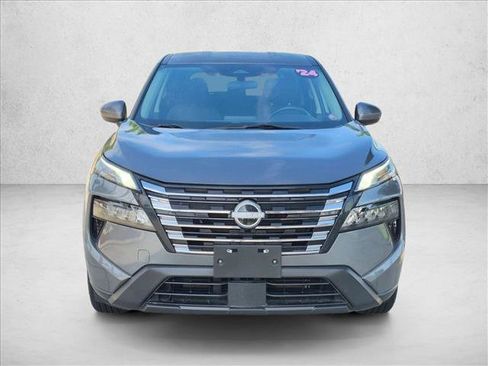 Used 2024 Nissan Rogue SV AWD/4WD image 2