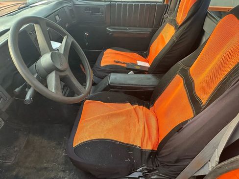 Used 1993 GMC Sonoma 2WD Regular Cab image 5