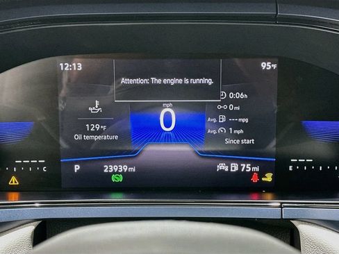 Used 2023 Volkswagen Taos SE w/ Panoramic Sunroof Package FWD image 12