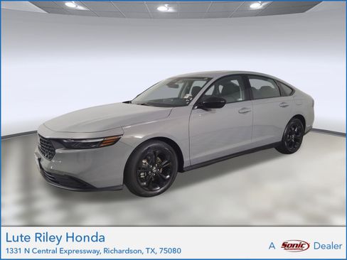 Certified 2025 Honda Accord SE image 1